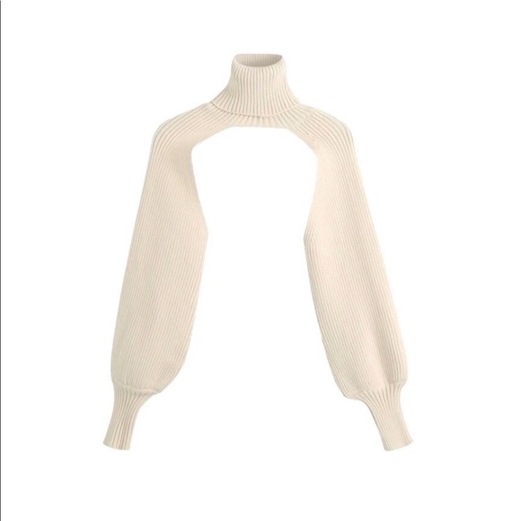 🔥NWT Shoulder Sweater🔥 - Picture 3 of 4